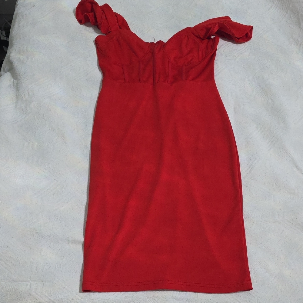 Elegant Red Strapless Dress